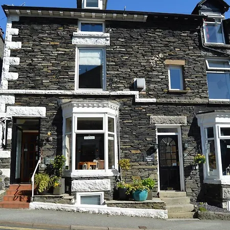 Cosy Lakeland Town House On The High Street